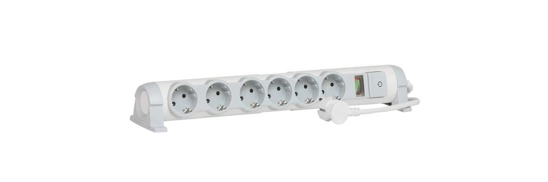 MULTI-OUTLET EXTENSION FOR COMFORT/SAFETY - 6X2P+E + INDICATOR - 1.5 M CORD - 16 A